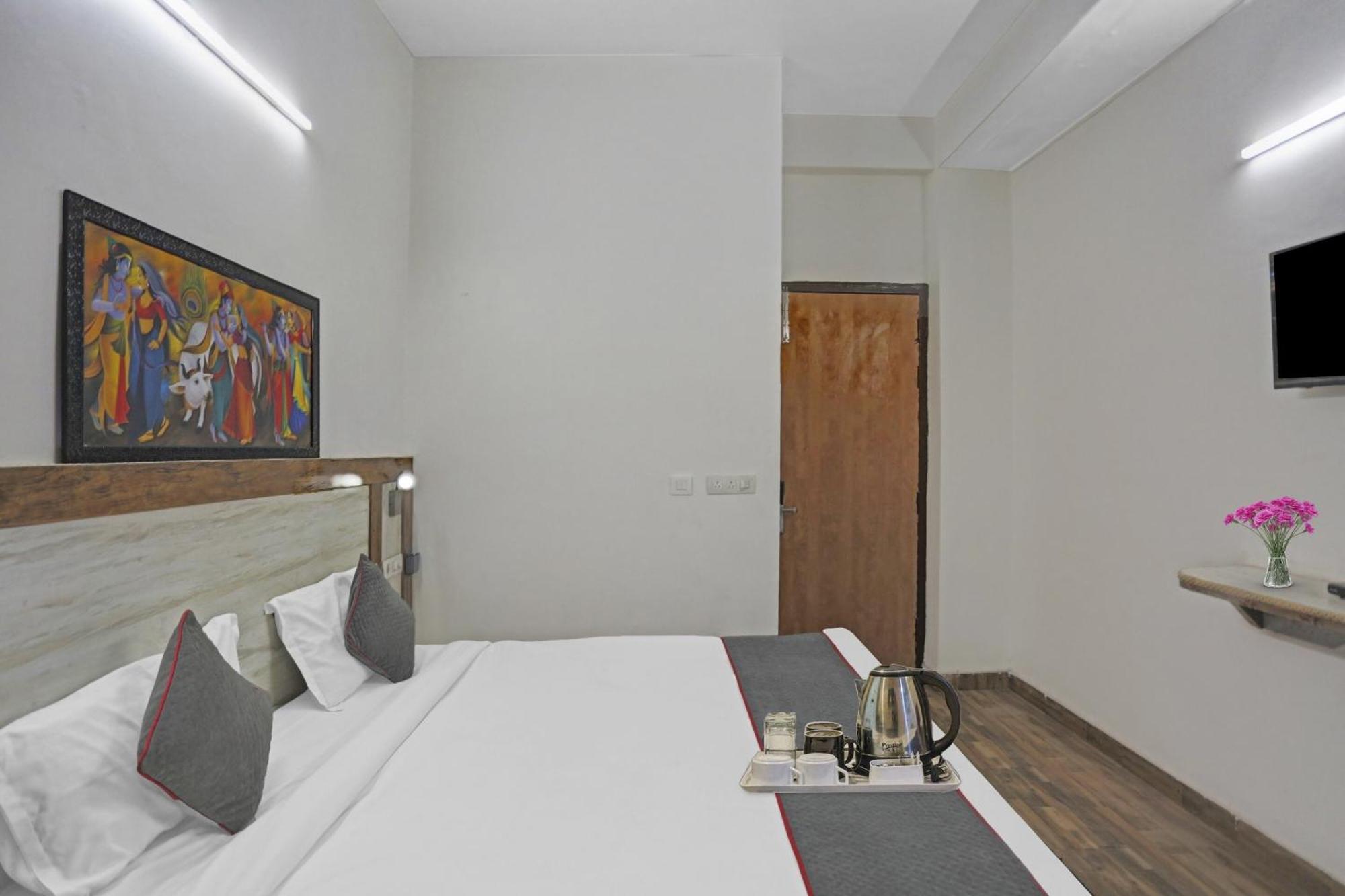 Townhouse Gn Stay Near Gnida Office Metro Station Большая Нойда Экстерьер фото